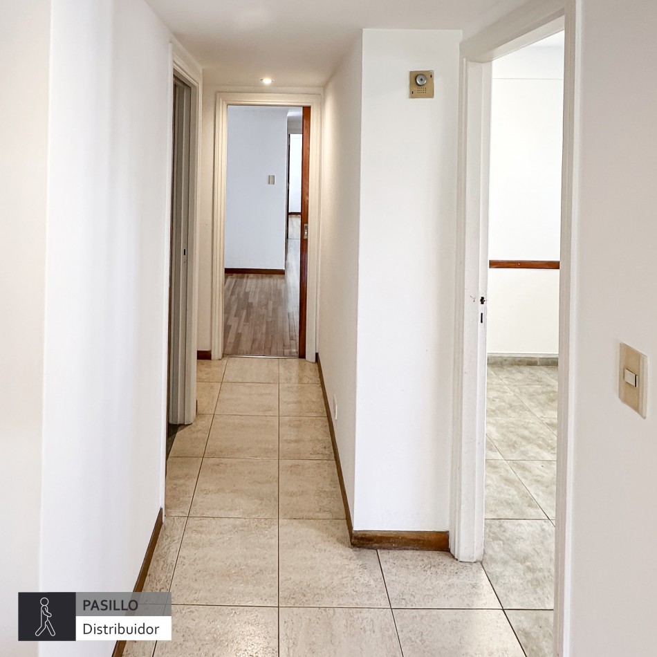 SEMIPISO DE 4 AMBIENTES EN PLAZA MITRE, A LA CALLE, CON COCHERA. EN VENTA. MAR DEL PLATA