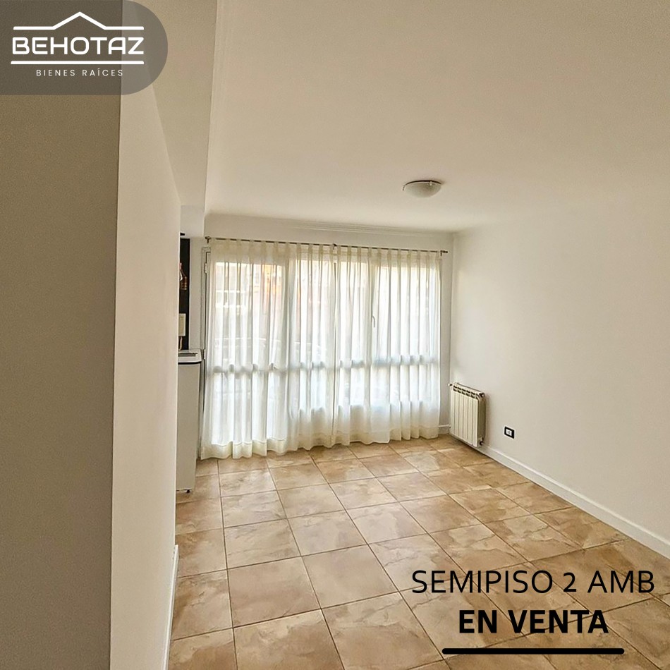 SEMIPISO DE 2 AMBIENTES A LA CALLE CON COCHERA EN LA PERLA, EN VENTA. MAR DEL PLATA