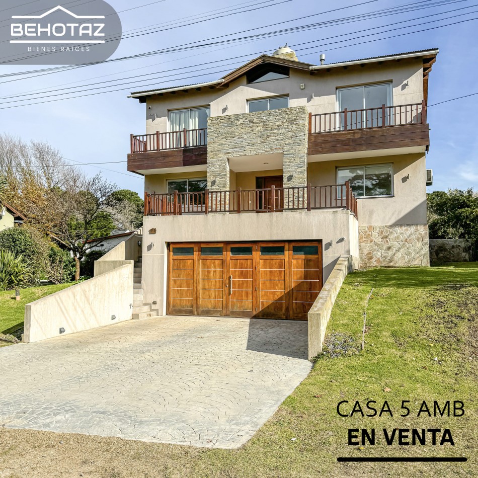 MODERNA CASA 5 AMBIENTES CON PISCINA CLIMATIZADA EN SIERRA DE LOS PADRES. VENTA