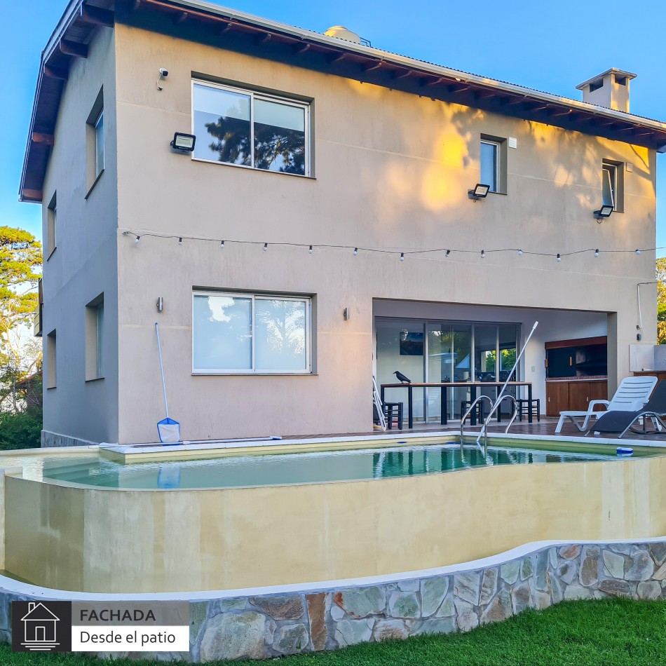 MODERNA CASA 5 AMBIENTES CON PISCINA CLIMATIZADA EN SIERRA DE LOS PADRES. VENTA