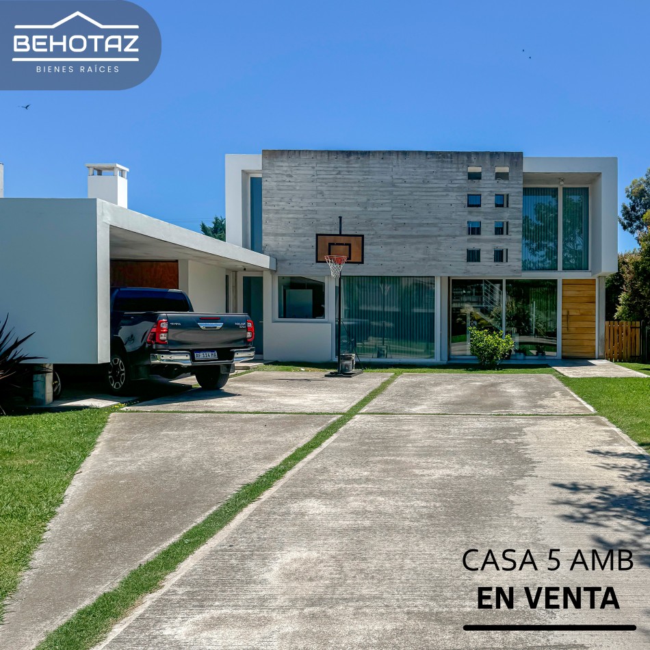 CASA DE 5 AMBIENTES EN ARENAS DEL SUR, A LA VENTA. MAR DEL PLATA