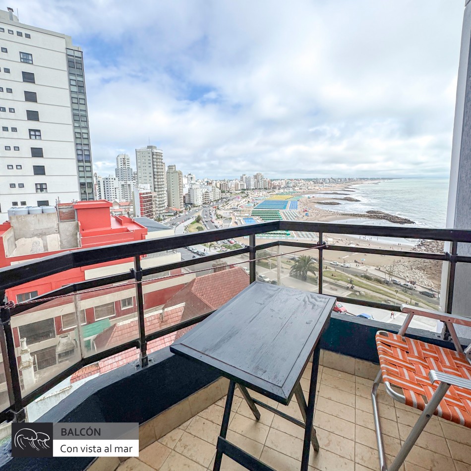 SEMIPISO DE TRES AMBIENTES CON BALCON A LA CALLE Y VISTA PLENA AL MAR. 