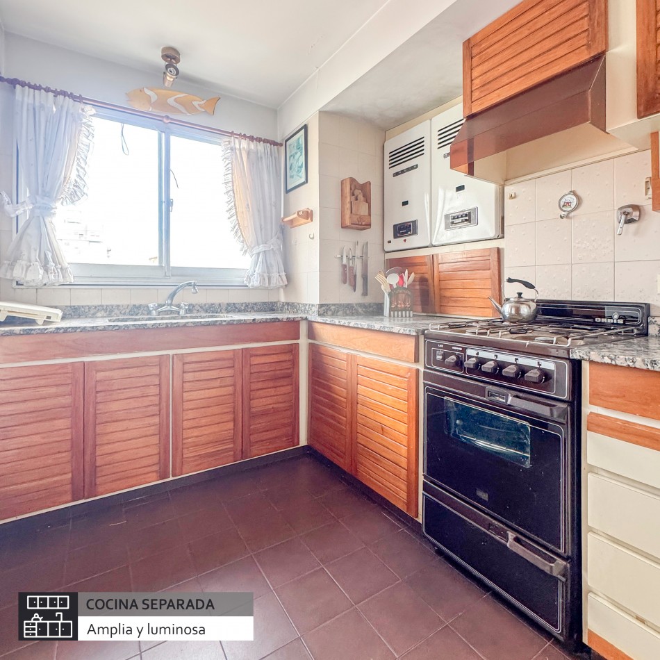 DEPARTAMENTO DE CUATRO AMBIENTES CON VISTA PLENA AL MAR EN ZONA VARESE MAR DEL PLATA