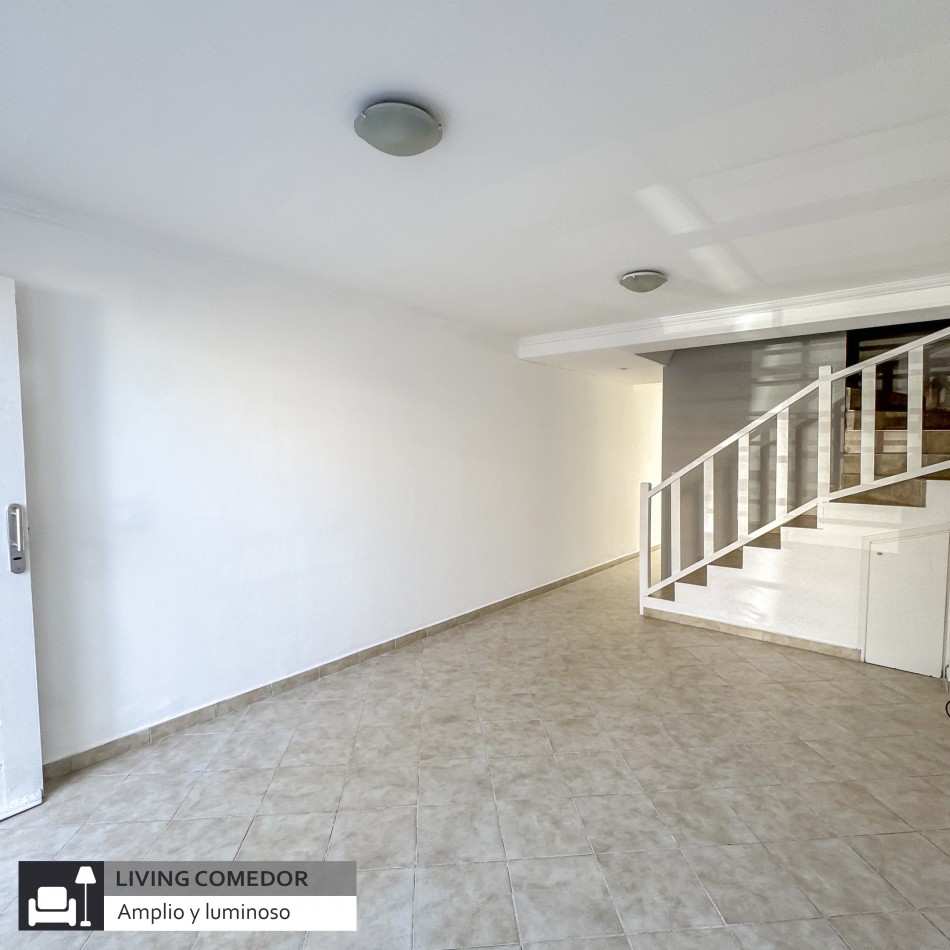 DUPLEX DE 4 AMBIENTES CON COCHERA Y PATIO. MAR DEL PLATA