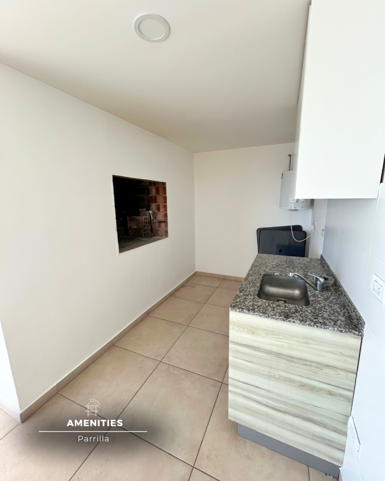 DEPARTAMENTO DE UN AMBIENTE Y MEDIO CON BALCON A UNA CUADRA DEL MAR. PUNTA MOGOTES