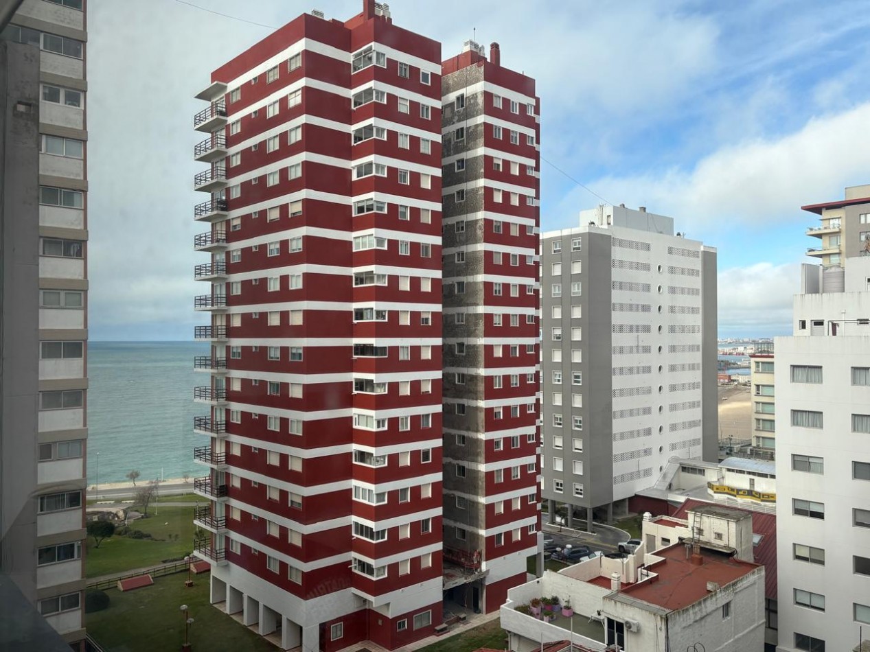 DEPARTAMENTO TRES AMBIENTES EN PLAYA GRANDE