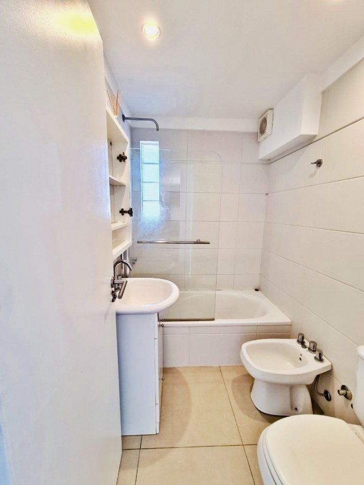 DEPARTAMENTO 2 AMBIENTES CON COCHERA, BALCON TERRAZA Y TERRAZA PRIVADA. MAR DEL PLATA