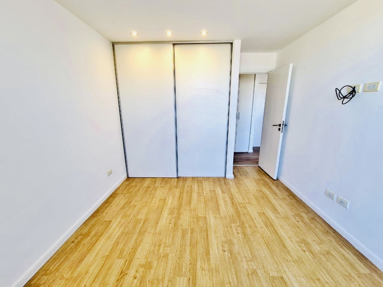 DEPARTAMENTO 2 AMBIENTES CON COCHERA, BALCON TERRAZA Y TERRAZA PRIVADA. MAR DEL PLATA
