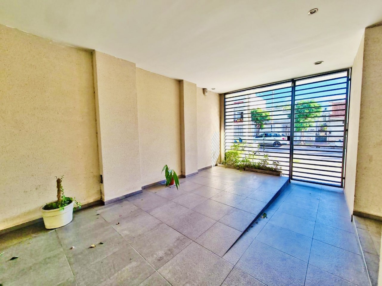 DEPARTAMENTO 2 AMBIENTES CON COCHERA, BALCON TERRAZA Y TERRAZA PRIVADA. MAR DEL PLATA