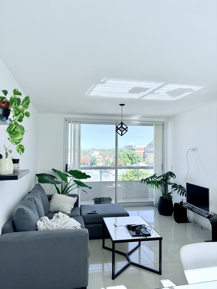 VENTA SEMIPISO 2 AMBIENTES CON COCHERA, BALCON Y TERRAZA PRIVADA. MAR DEL PLATA