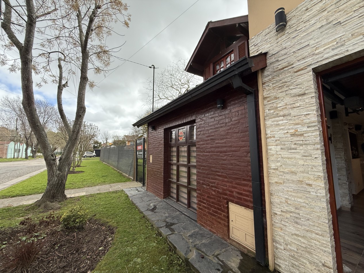 CASA 4 AMBIENTES CON GRAN PARQUE Y GARAGE APTA A CREDITO. MAR DEL PLATA