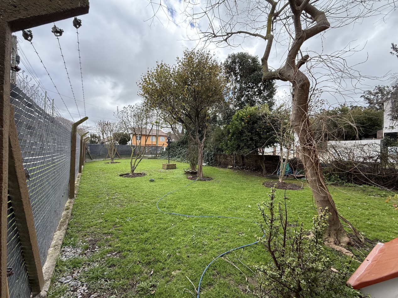 CASA 4 AMBIENTES CON GRAN PARQUE Y GARAGE APTA A CREDITO. MAR DEL PLATA