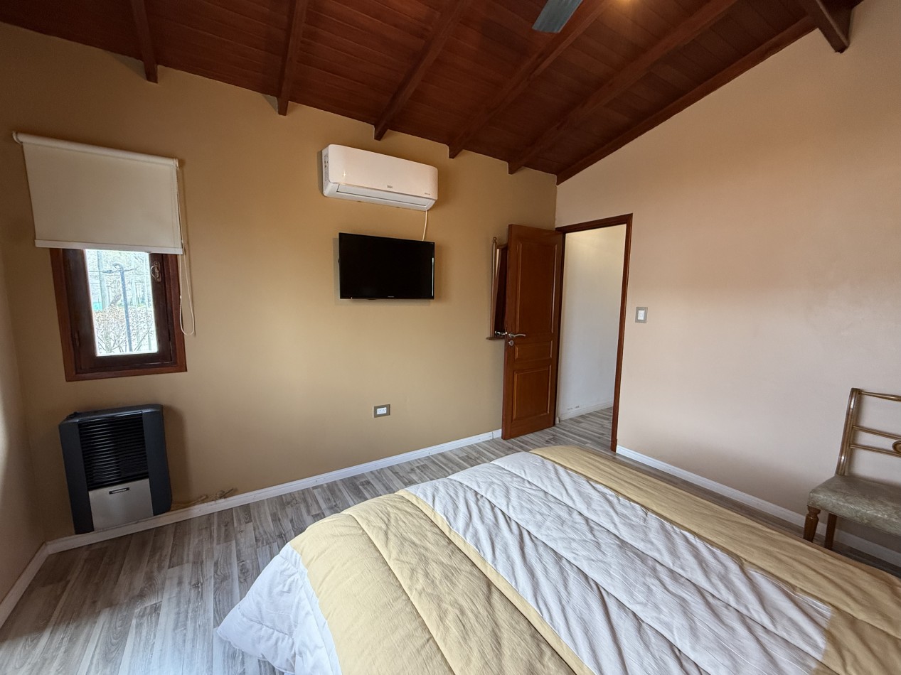 CASA 4 AMBIENTES CON GRAN PARQUE Y GARAGE APTA A CREDITO. MAR DEL PLATA