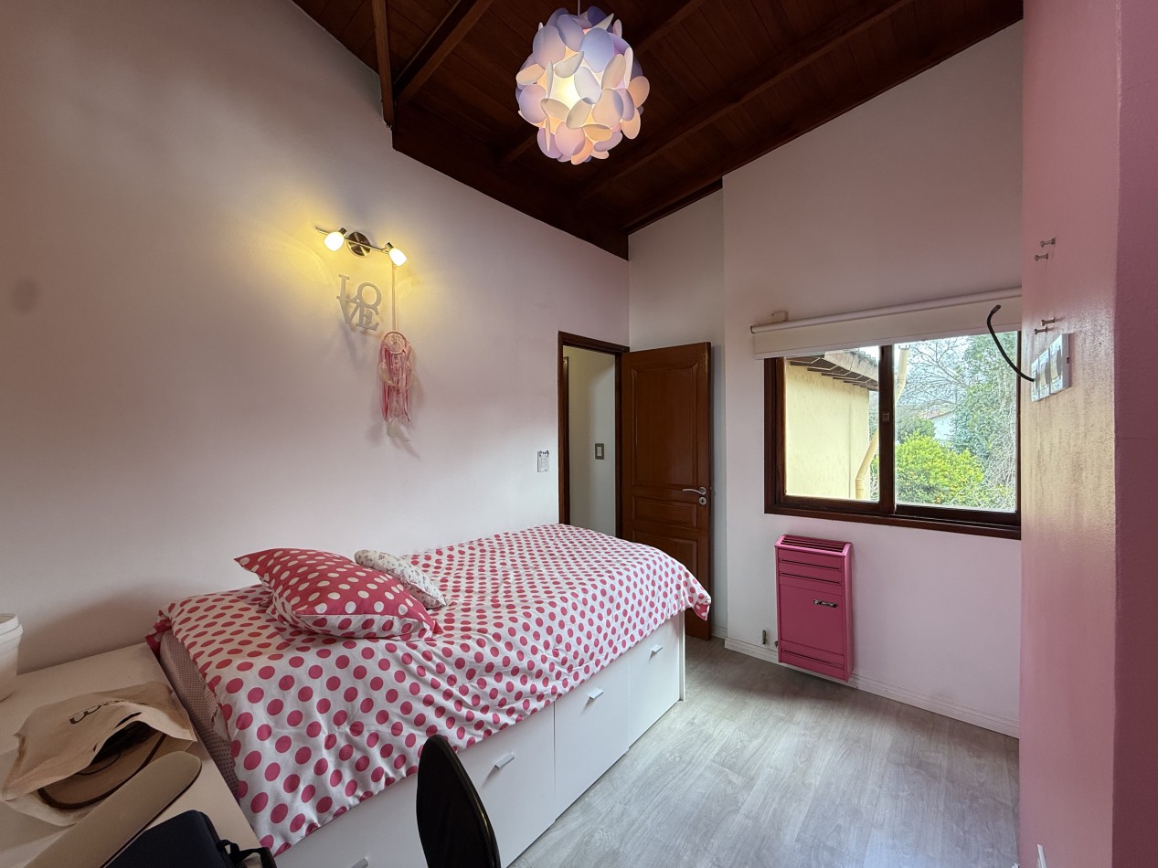 CASA 4 AMBIENTES CON GRAN PARQUE Y GARAGE APTA A CREDITO. MAR DEL PLATA