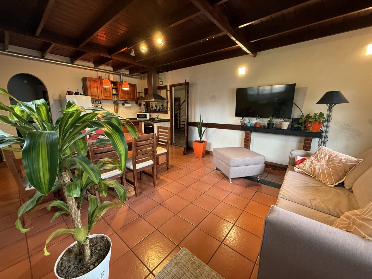 CASA 4 AMBIENTES CON GRAN PARQUE Y GARAGE APTA A CREDITO. MAR DEL PLATA