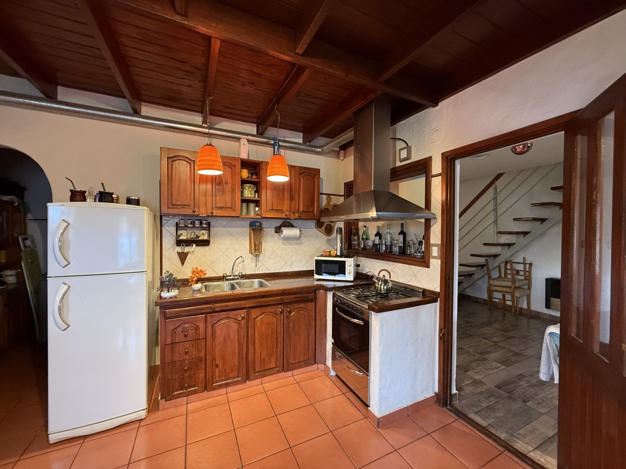 CASA 4 AMBIENTES CON GRAN PARQUE Y GARAGE APTA A CREDITO. MAR DEL PLATA