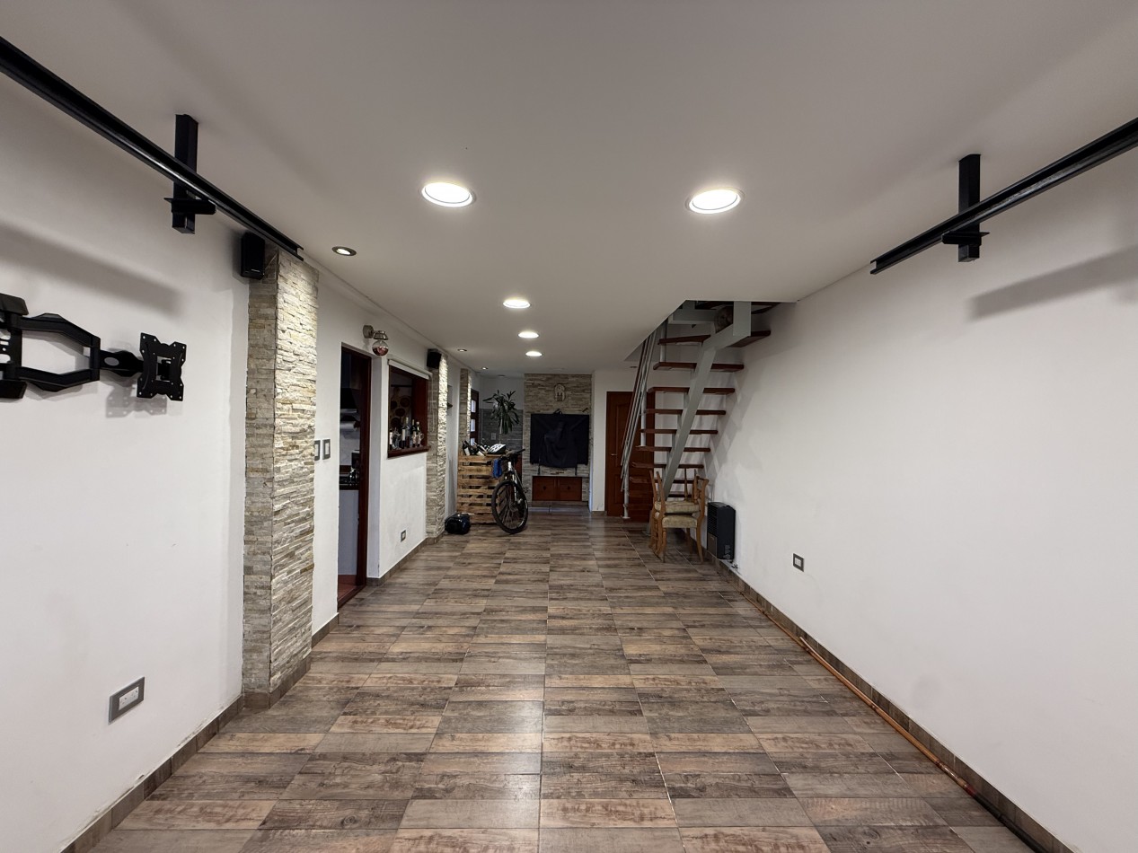 CASA 4 AMBIENTES CON GRAN PARQUE Y GARAGE APTA A CREDITO. MAR DEL PLATA