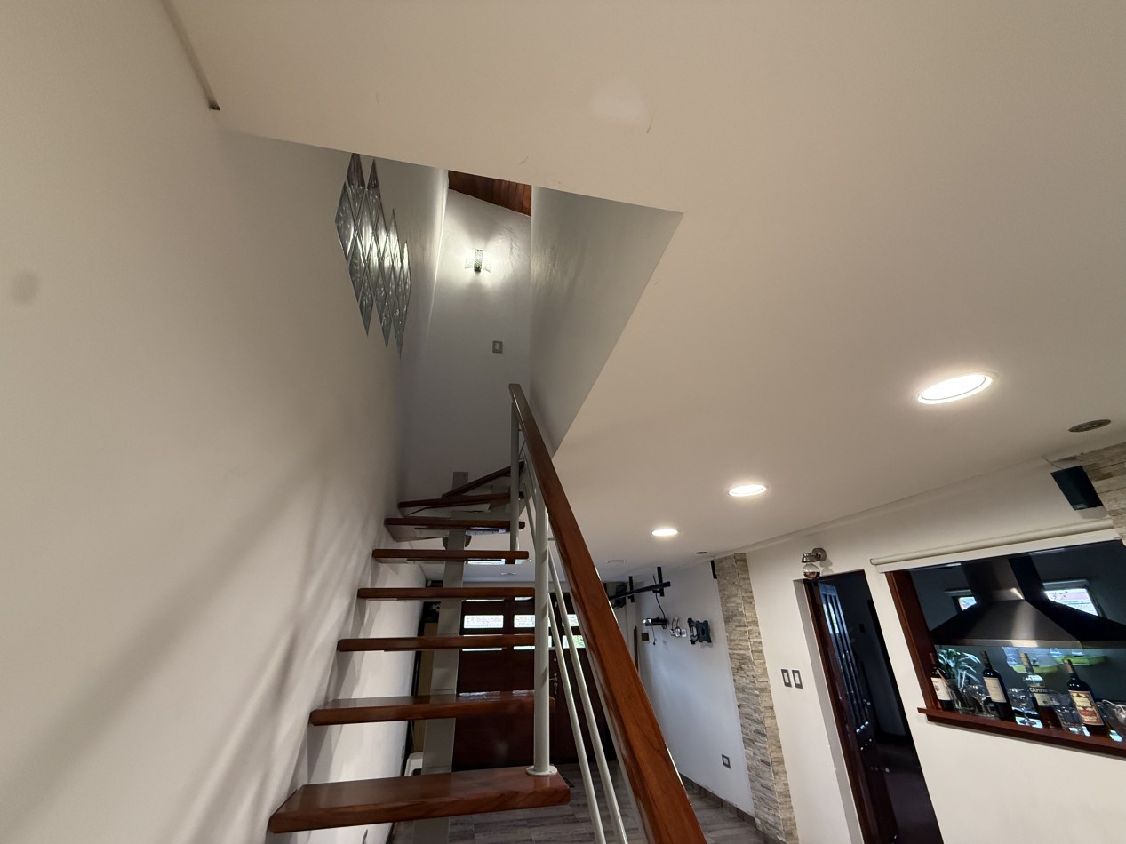 CASA 4 AMBIENTES CON GRAN PARQUE Y GARAGE APTA A CREDITO. MAR DEL PLATA