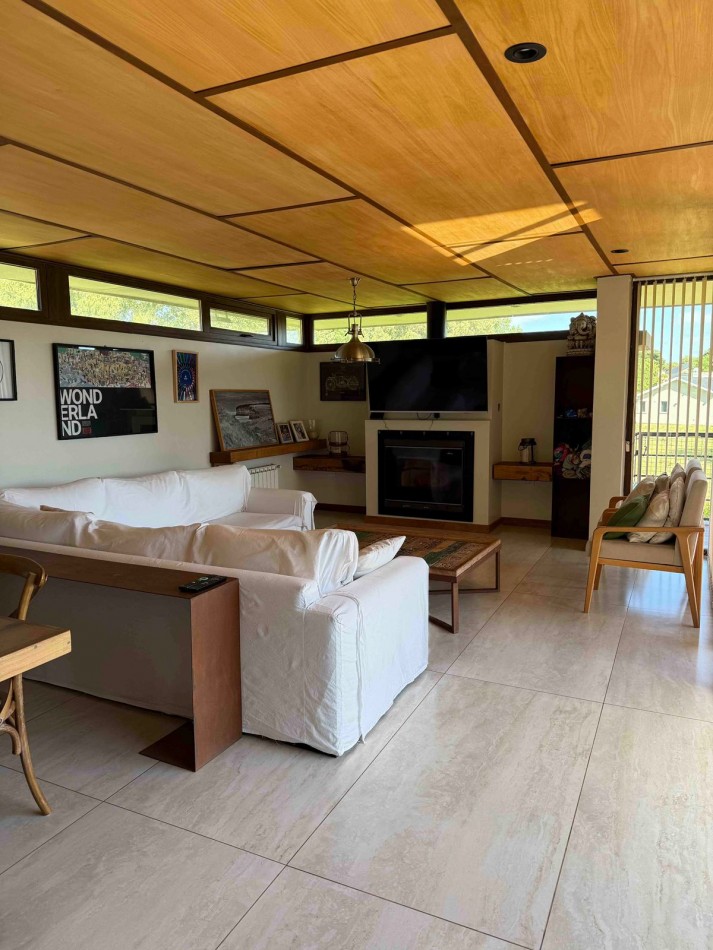 CASA DE CATEGORIA EN BARRIO PRIVADO ARENAS DEL SUR. MAR DEL PLATA