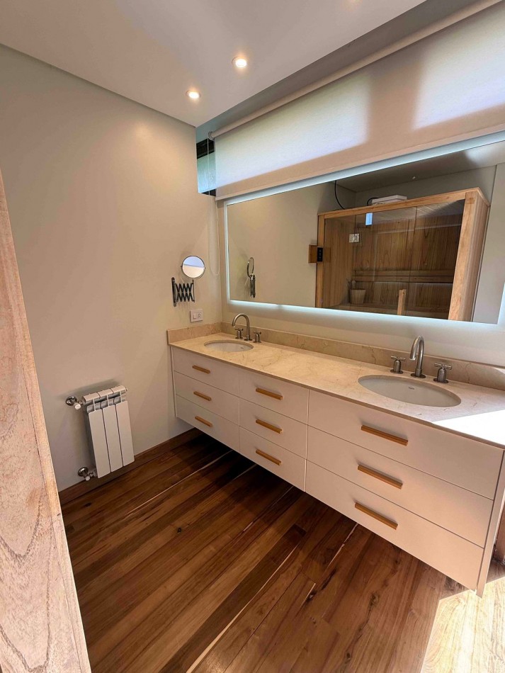 CASA DE CATEGORIA EN BARRIO PRIVADO ARENAS DEL SUR. MAR DEL PLATA