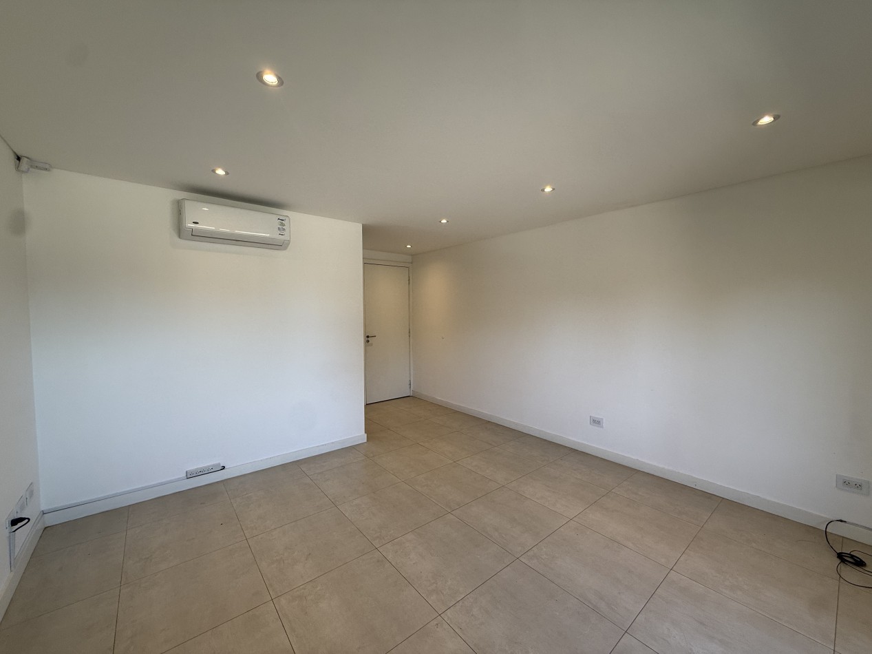 OFICINA EN ALQUILER SIN EXPENSAS SOBRE AV. JUAN B JUSTO. MAR DEL PLATA