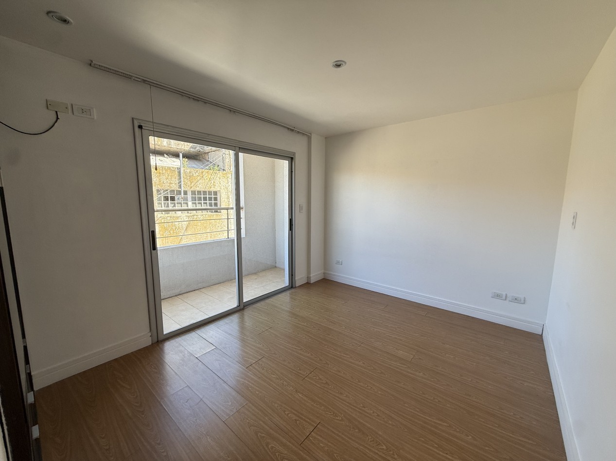 VENTA DEPARTAMENTO 3 AMBIENTES EN EDIFICIO LINEHOUSE CON COCHERA - PLAZA MITRE. MAR DEL PLATA