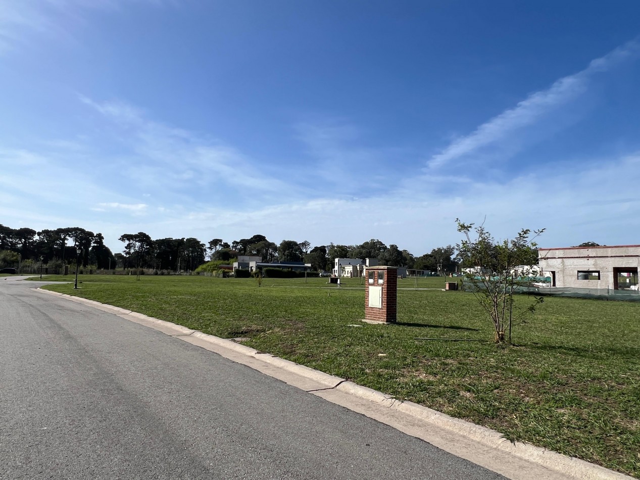 LOTE EN VENTA  - BARRIO PRIVADO ARENAS CHICO - EXCLUSIVIDAD Y ENTORNO NATURAL 