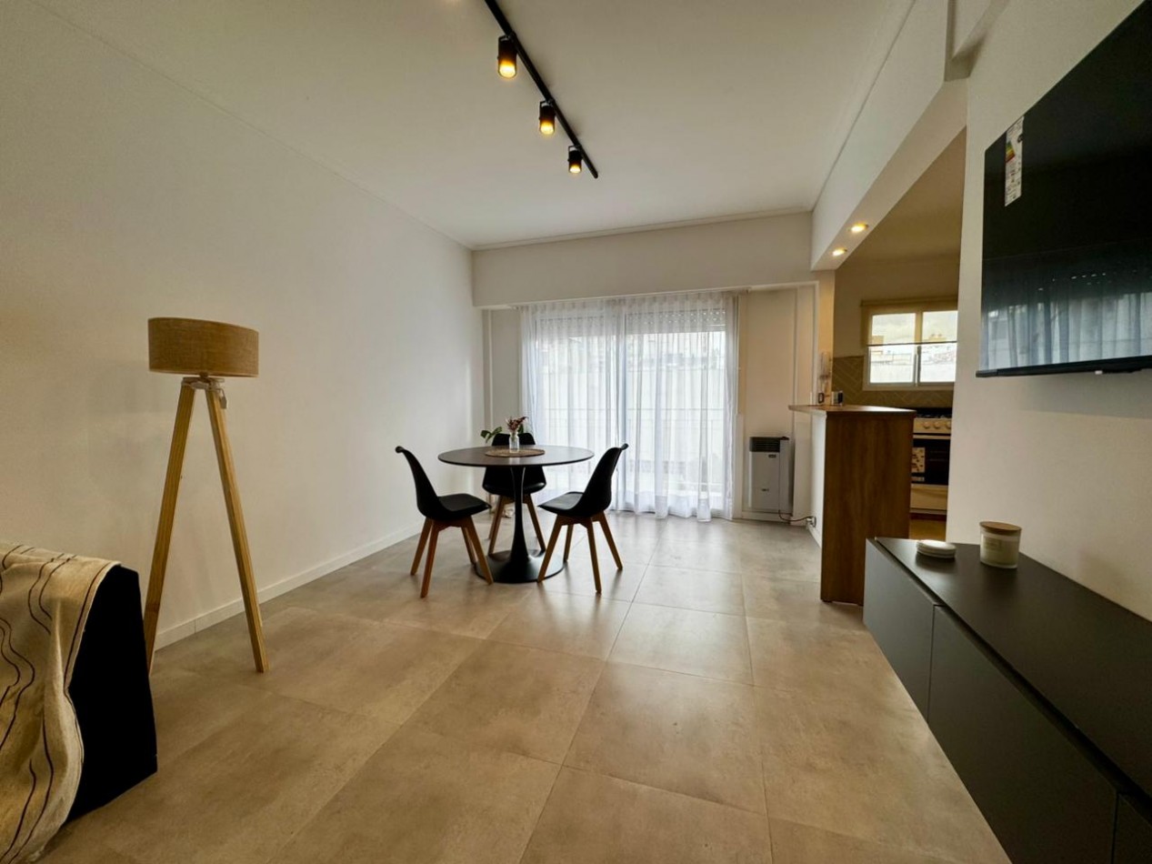 DEPTO 2 AMBIENTES CON BALCON Y COCHERA - APTO CREDITO - ZONA PLAZA MITRE. MAR DEL PLATA