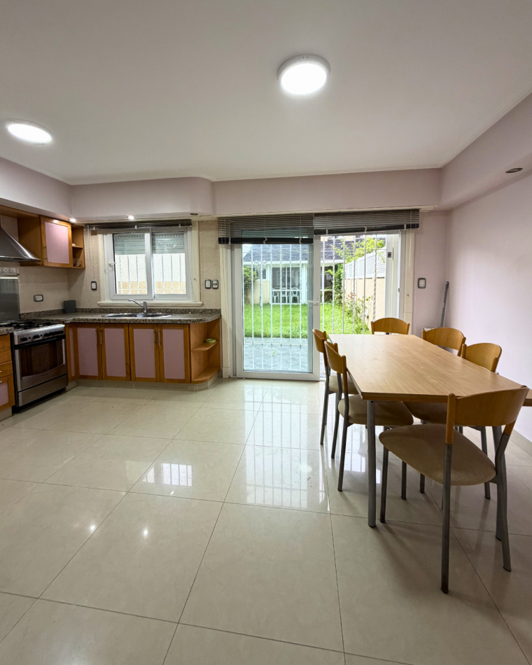 DUPLEX CUATRO AMBIENTES CON QUINCHO Y PARQUE A METROS DEL MAR  - PUNTA MOGOTES
