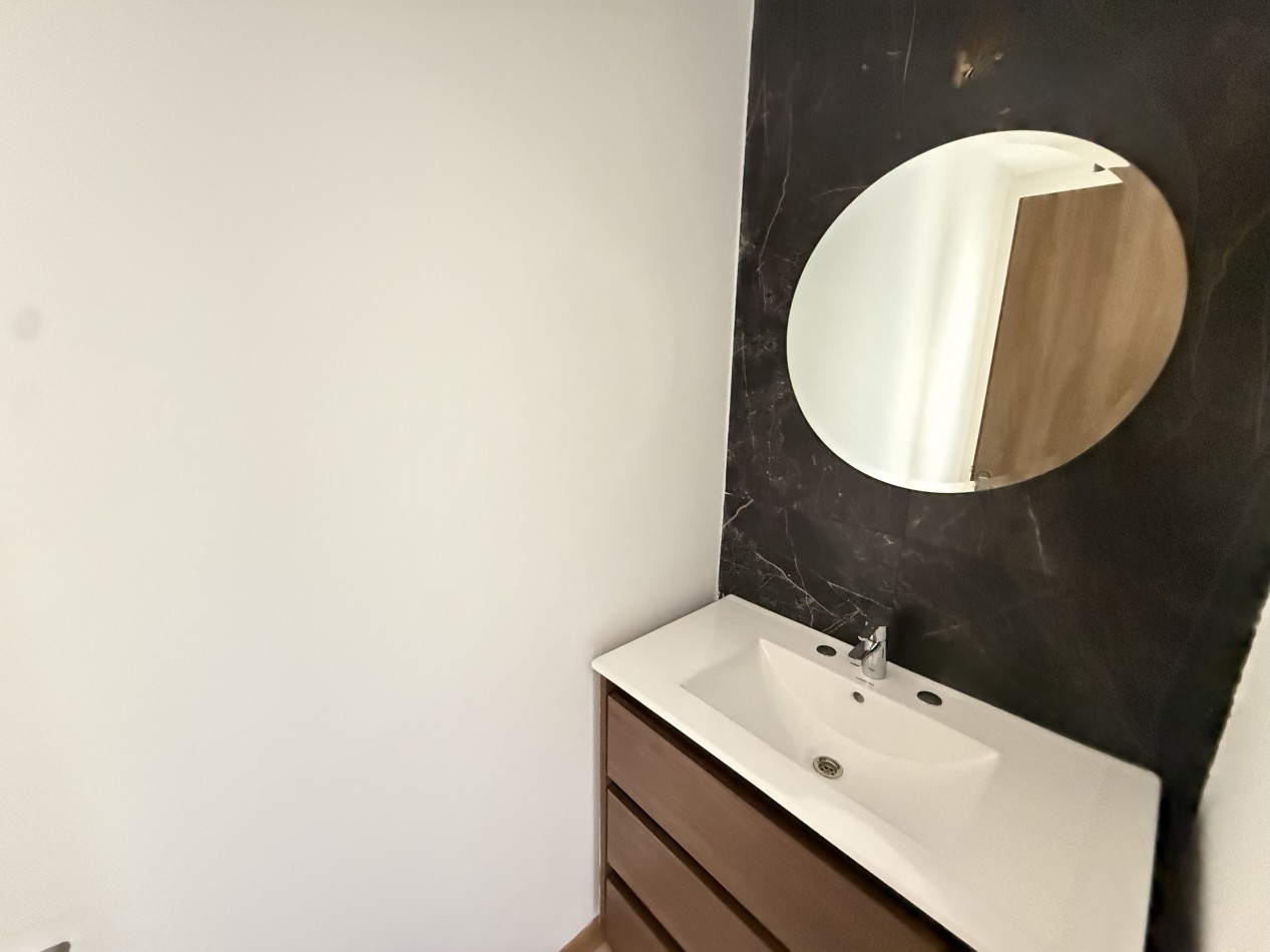 VENTA SEMIPISO 2 AMBIENTES A ESTRENAR CON COCHERA Y BAULERA - ZONA GUEMES. MAR DEL PLATA