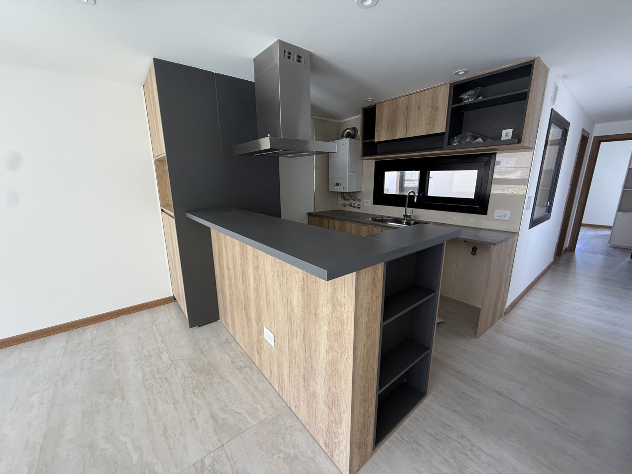 VENTA SEMIPISO 2 AMBIENTES A ESTRENAR CON COCHERA Y BAULERA - ZONA GUEMES. MAR DEL PLATA