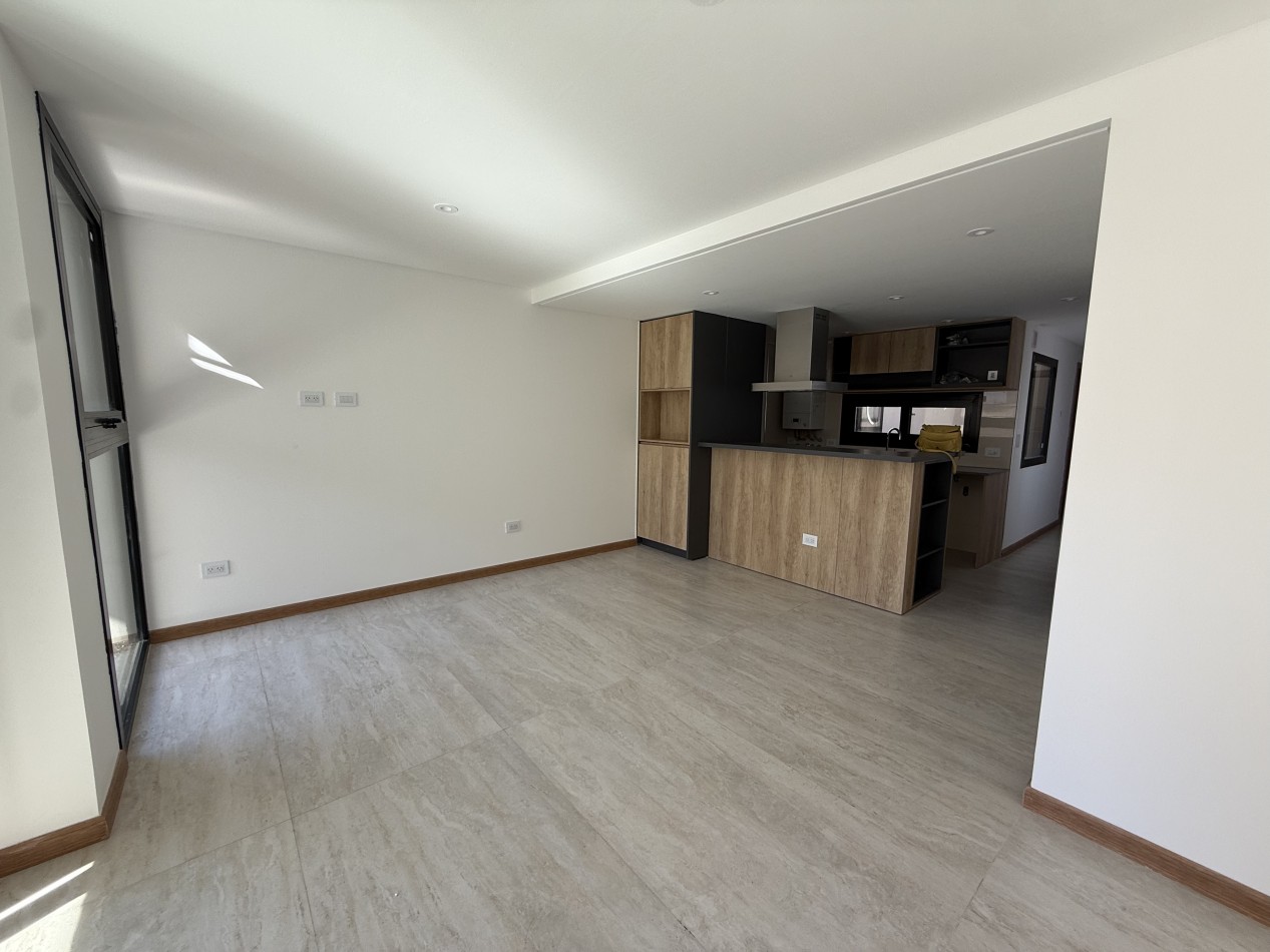 VENTA SEMIPISO 2 AMBIENTES A ESTRENAR CON COCHERA Y BAULERA - ZONA GUEMES. MAR DEL PLATA