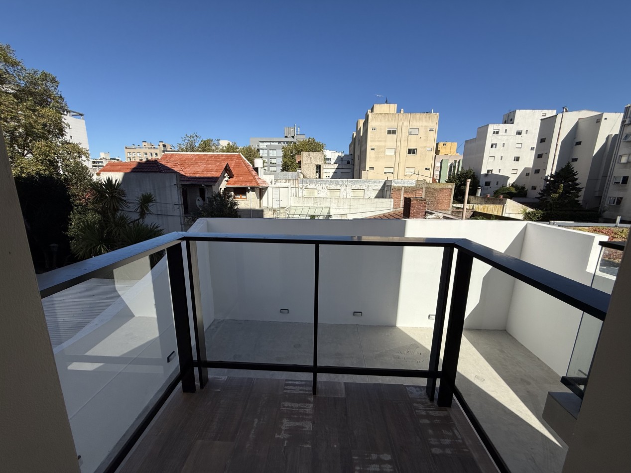 VENTA SEMIPISO 2 AMBIENTES A ESTRENAR CON COCHERA Y BAULERA - ZONA GUEMES. MAR DEL PLATA