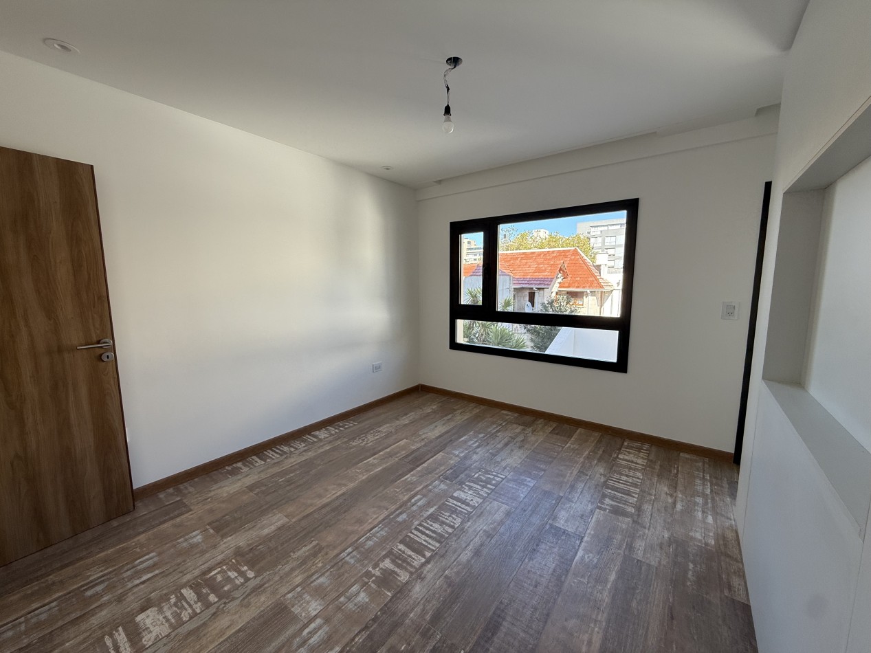 VENTA SEMIPISO 2 AMBIENTES A ESTRENAR CON COCHERA Y BAULERA - ZONA GUEMES. MAR DEL PLATA