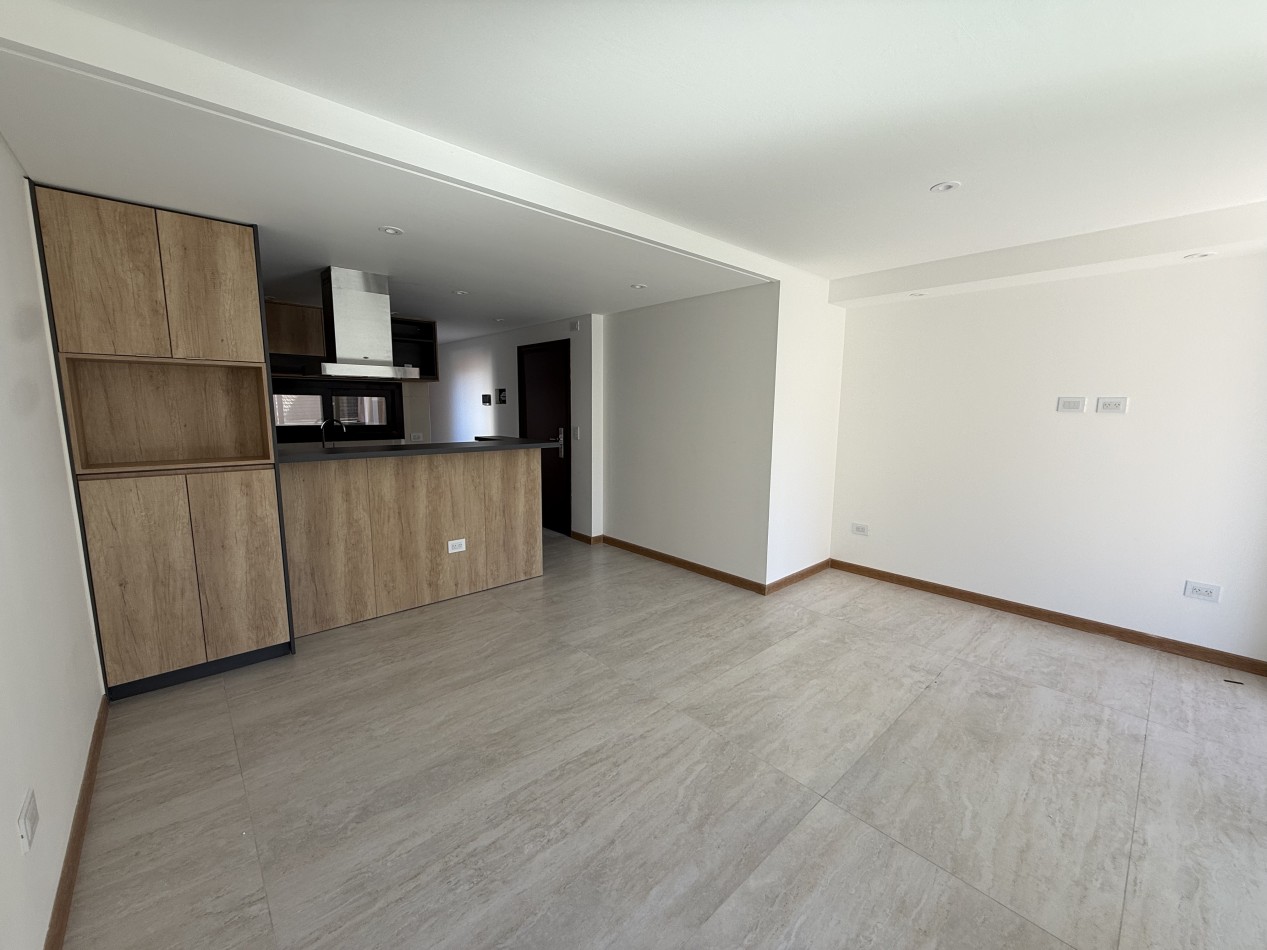 VENTA SEMIPISO 2 AMBIENTES A ESTRENAR CON COCHERA Y BAULERA - ZONA GUEMES. MAR DEL PLATA