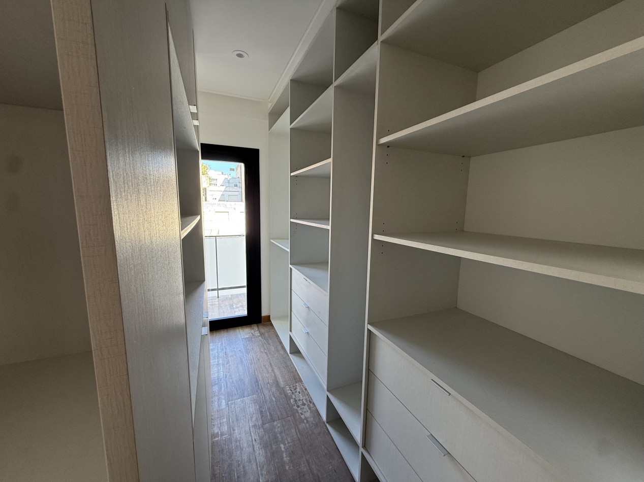 VENTA SEMIPISO 2 AMBIENTES A ESTRENAR CON COCHERA Y BAULERA - ZONA GUEMES. MAR DEL PLATA