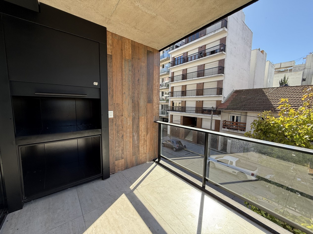 VENTA SEMIPISO 2 AMBIENTES A ESTRENAR CON COCHERA Y BAULERA - ZONA GUEMES. MAR DEL PLATA