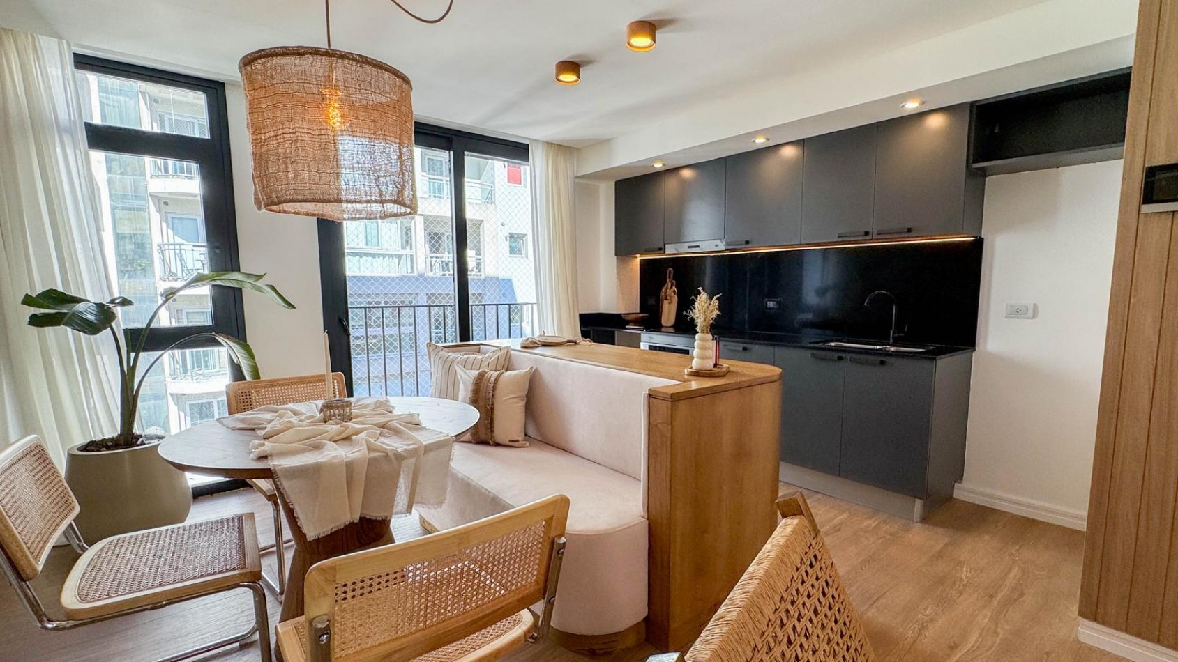 VENTA DEPARTAMENTO 2 AMBIENTES A ESTRENAR CON BALCON EN SEMIPISO - ZONA PLAZA MITRE. MAR DEL PLATA