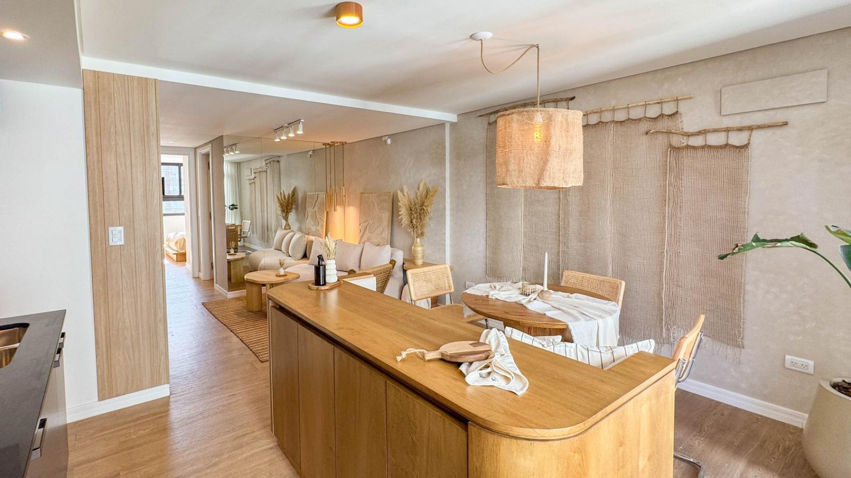 VENTA DEPARTAMENTO 2 AMBIENTES A ESTRENAR CON BALCON EN SEMIPISO - ZONA PLAZA MITRE. MAR DEL PLATA