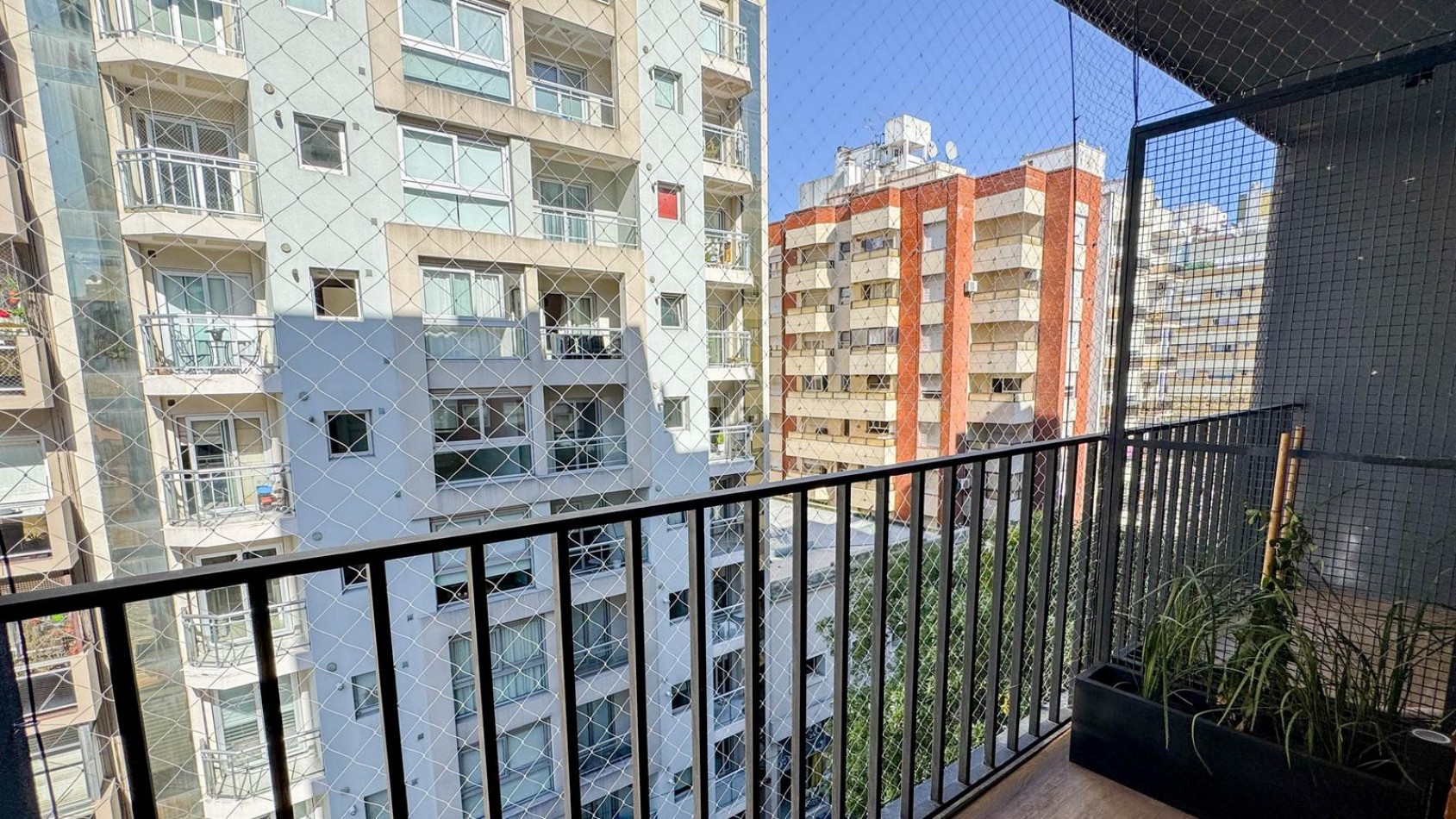 VENTA DEPARTAMENTO 2 AMBIENTES A ESTRENAR CON BALCON EN SEMIPISO - ZONA PLAZA MITRE. MAR DEL PLATA