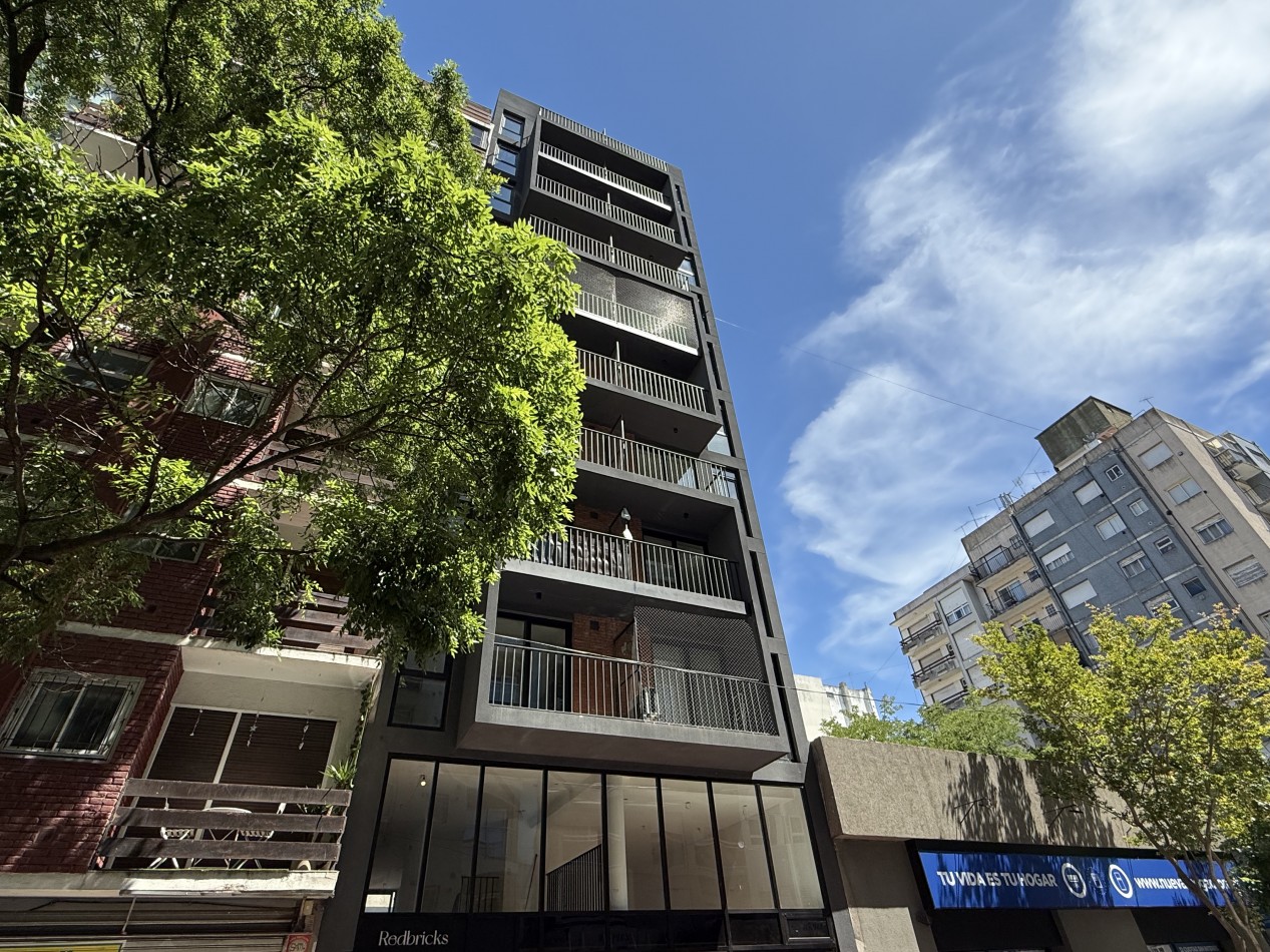 VENTA DEPARTAMENTO 2 AMBIENTES A ESTRENAR CON BALCON EN SEMIPISO - ZONA PLAZA MITRE. MAR DEL PLATA