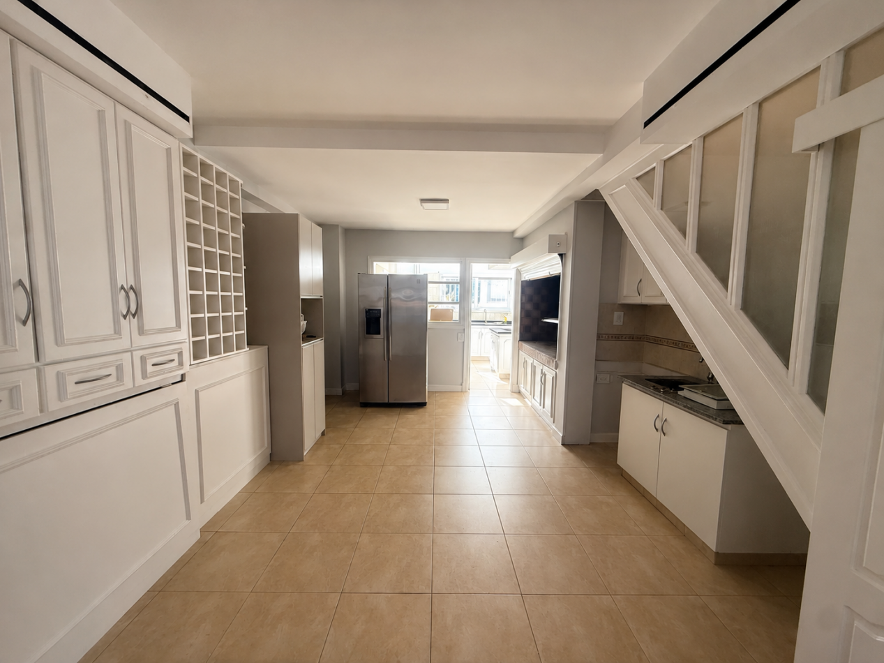 CASA DE CATEGORIA EN LO MEJOR DEL BARRIO SAN CARLOS. MAR DEL PLATA
