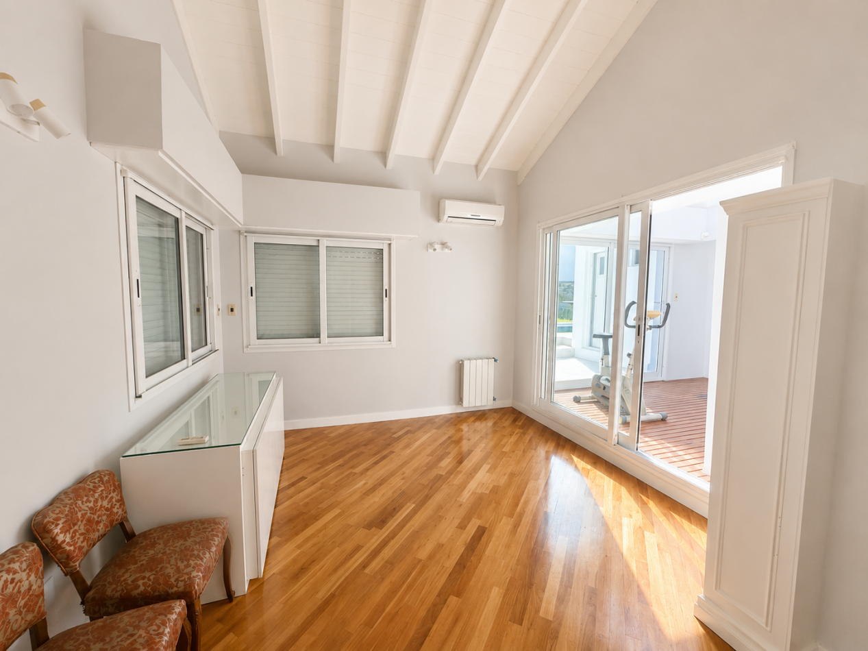 CASA DE CATEGORIA EN LO MEJOR DEL BARRIO SAN CARLOS. MAR DEL PLATA