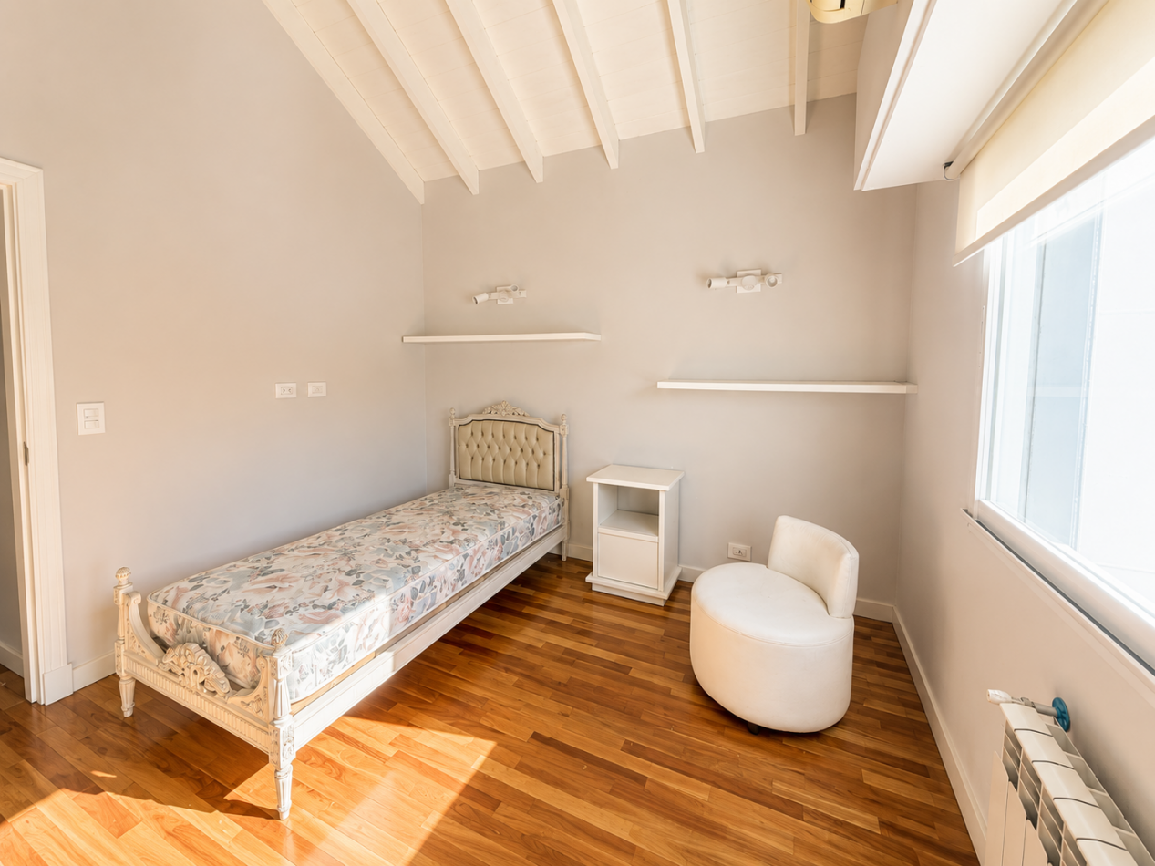 CASA DE CATEGORIA EN LO MEJOR DEL BARRIO SAN CARLOS. MAR DEL PLATA