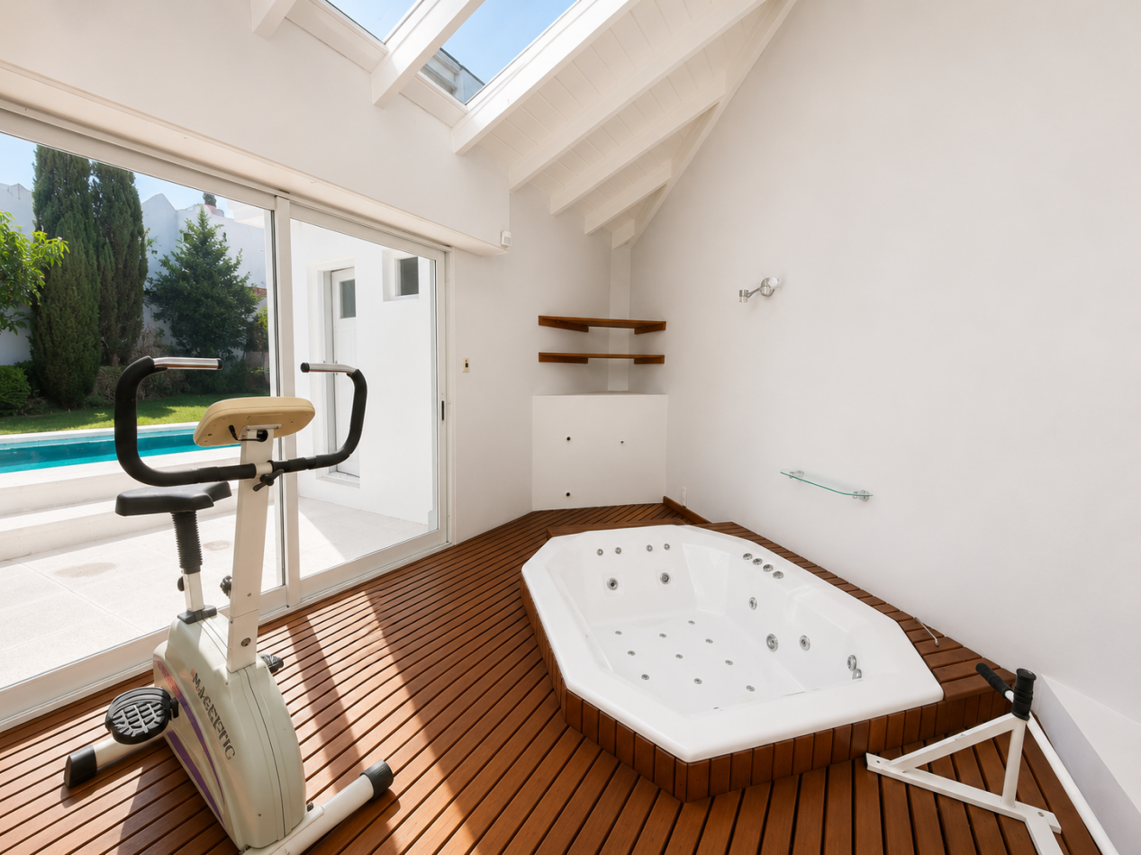 CASA DE CATEGORIA EN LO MEJOR DEL BARRIO SAN CARLOS. MAR DEL PLATA