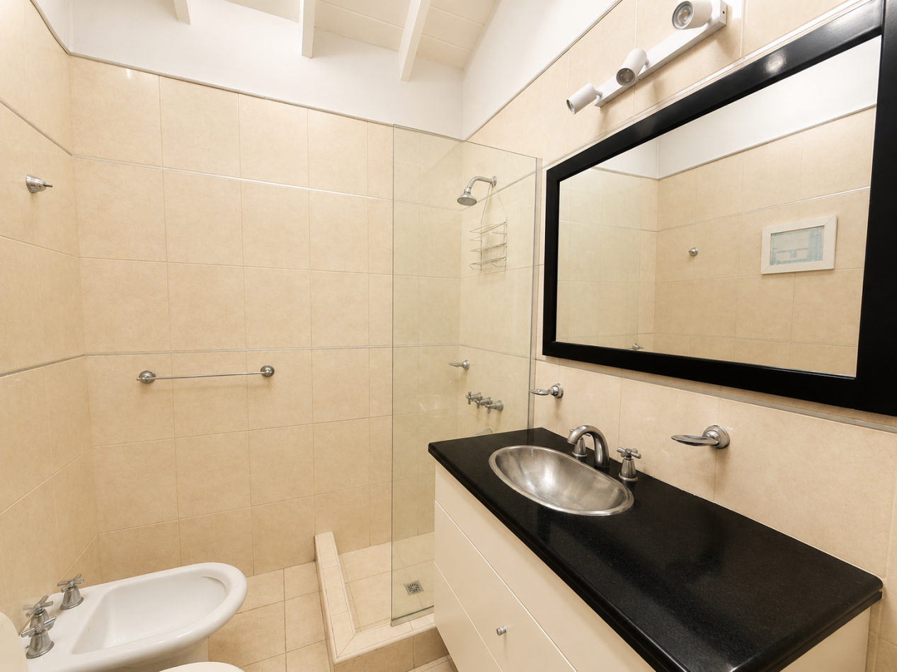 CASA DE CATEGORIA EN LO MEJOR DEL BARRIO SAN CARLOS. MAR DEL PLATA