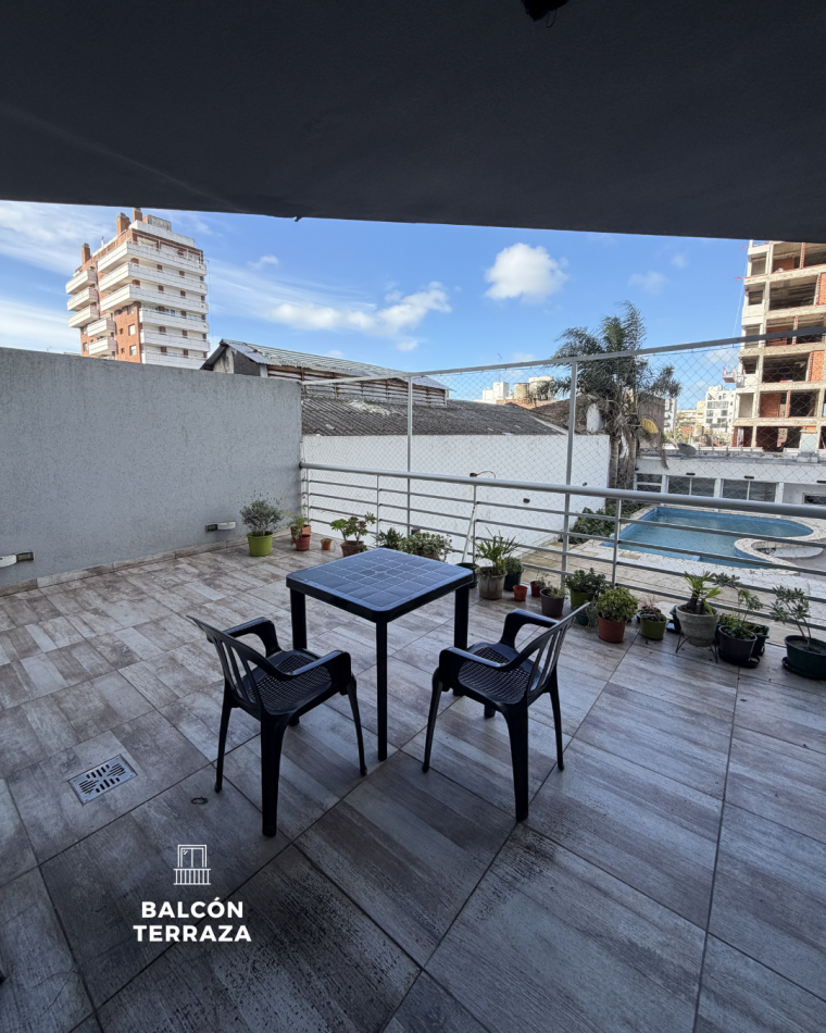 PISO DE CUATRO AMBIENTES CON COCHERA, DOS BAULERAS, PISCINA Y QUINCHO. MAR DEL PLATA 
