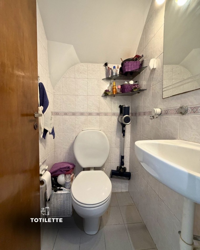 DUPLEX TRES AMBIENTES CON PATIO COCHERA Y ALTILLO. DIVINO ROSTRO. MAR DEL PLATA 