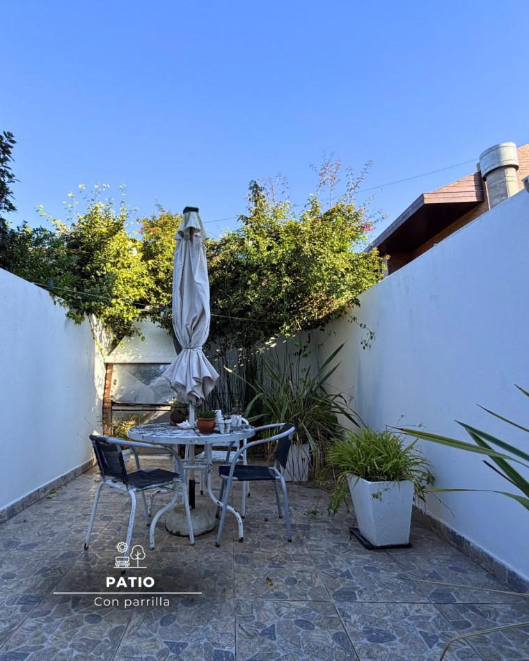 DUPLEX TRES AMBIENTES CON PATIO COCHERA Y ALTILLO. DIVINO ROSTRO. MAR DEL PLATA 