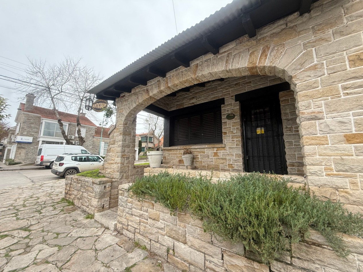 ALQUILER CLASICO CHALET EN ESQUINA USO COMERCIAL-PROFESIONAL ZONA GUEMES. MAR DEL PLATA